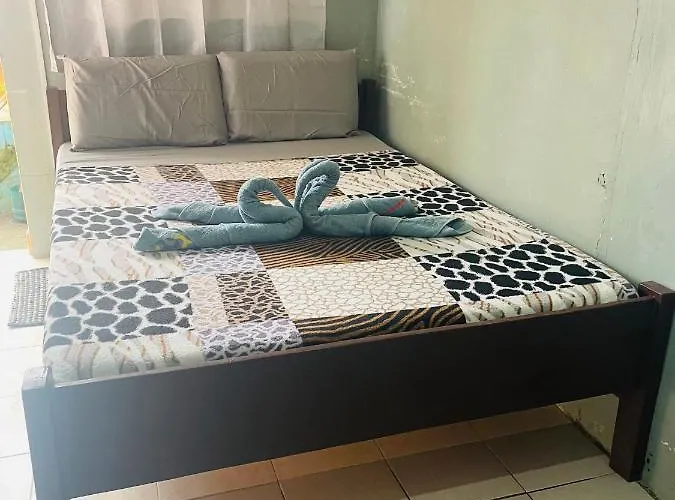 Island Rock Hotel Pooc