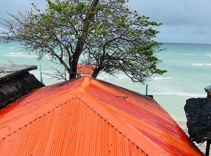 Island Rock Hotel *